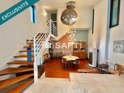 Maison - 239 m² - 7 pièces