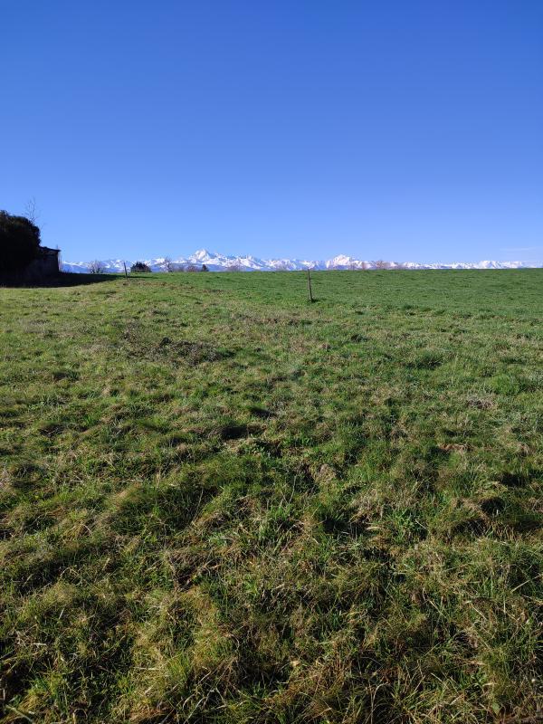 Terrain constructible - 1 200 m²