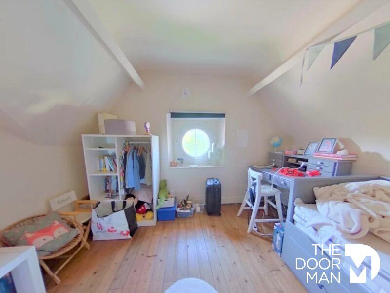 Maison - 150 m² - 9 pièces