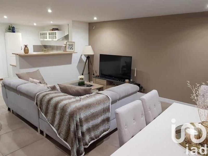 Maison - 220 m² - 8 pièces