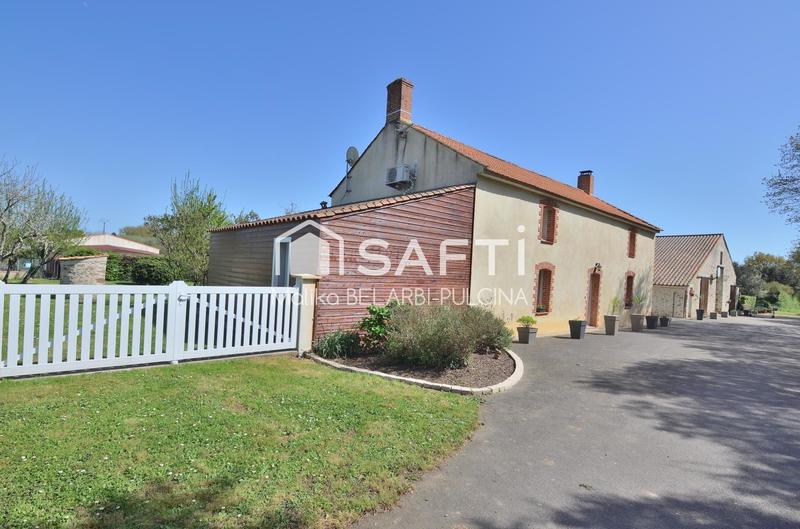 Maison - 392 m² - 14 pièces