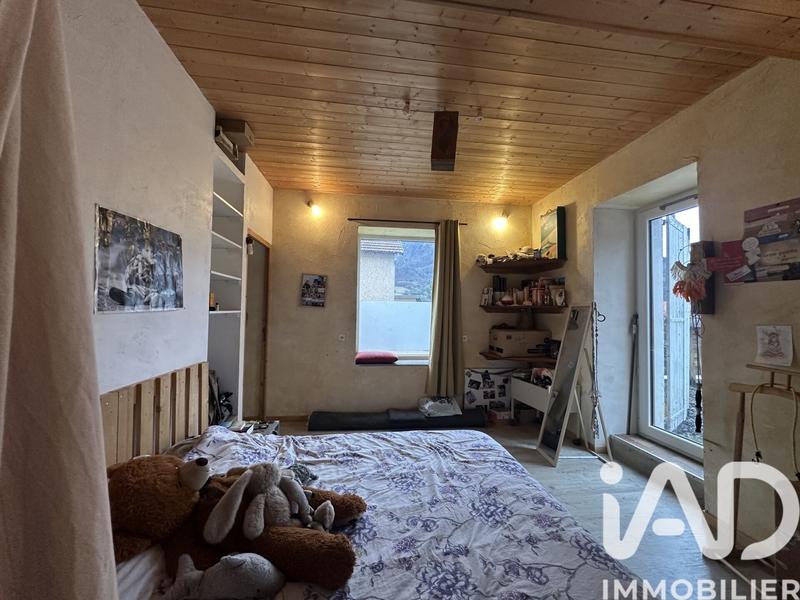 Maison - 179 m² - 9 pièces