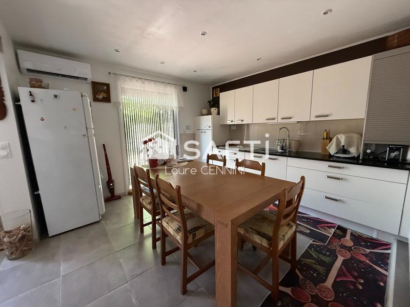 Maison - 220 m² - 7 pièces