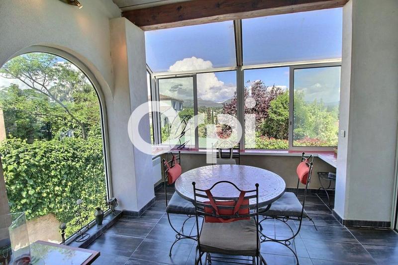 Maison - 200 m² - 5 pièces