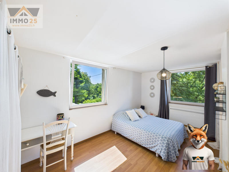 Maison - 240 m² - 9 pièces