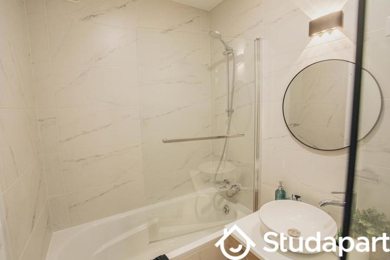 Chambre - 14 m² - 1 pièce