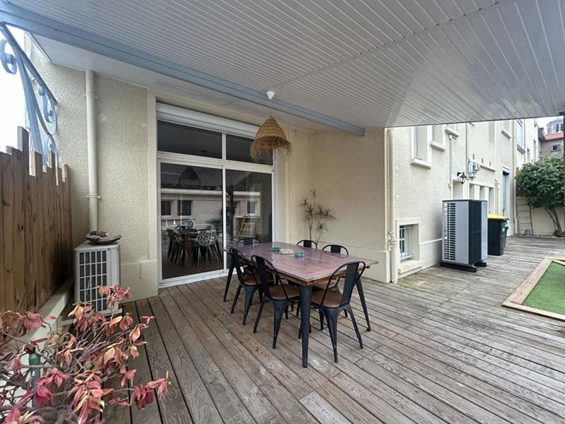 Maison - 226 m² - 9 pièces