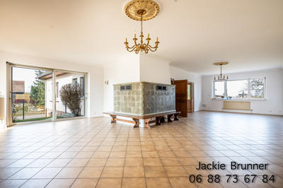 Maison - 220 m² - 6 pièces