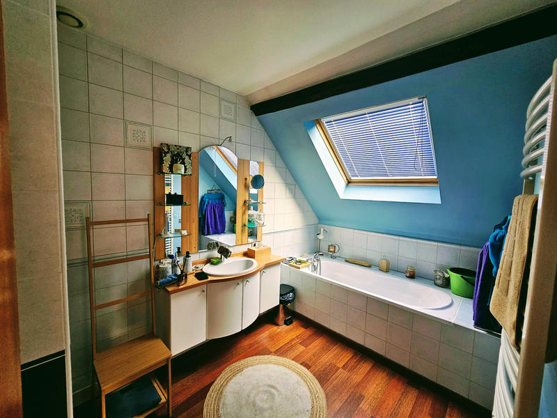 Maison - 250 m² - 9 pièces