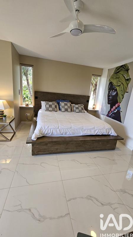 Maison - 994 m² - 15 pièces