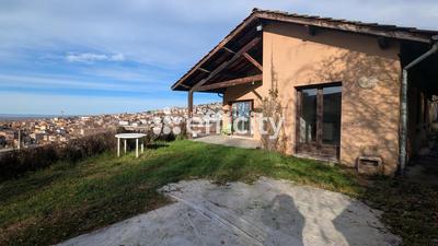 Maison - 95 m² - 5 pièces