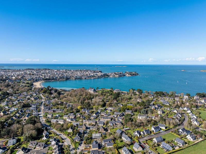 Maison - 200 m² - 7 pièces