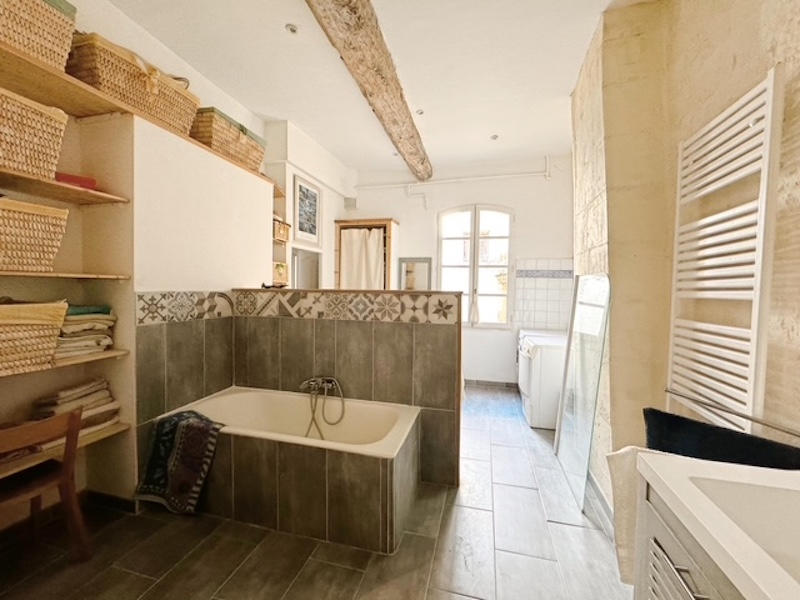 Demeure - 251 m² - 9 pièces