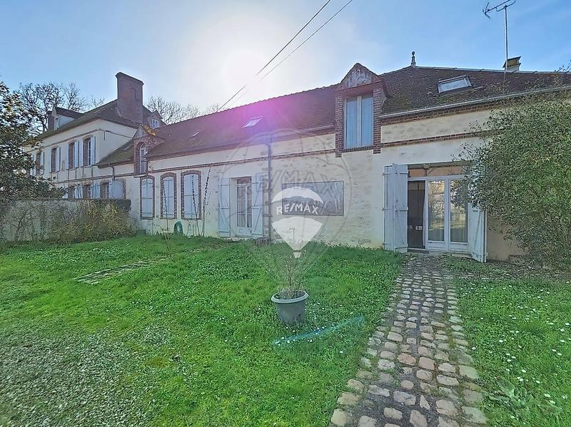 Maison - 246 m² - 8 pièces