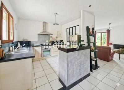 Maison traditionnelle - 100 m² - 6 pièces