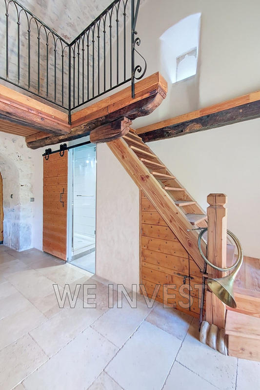 Propriété - 475 m²