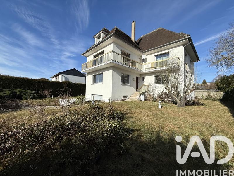 Maison - 285 m² - 11 pièces