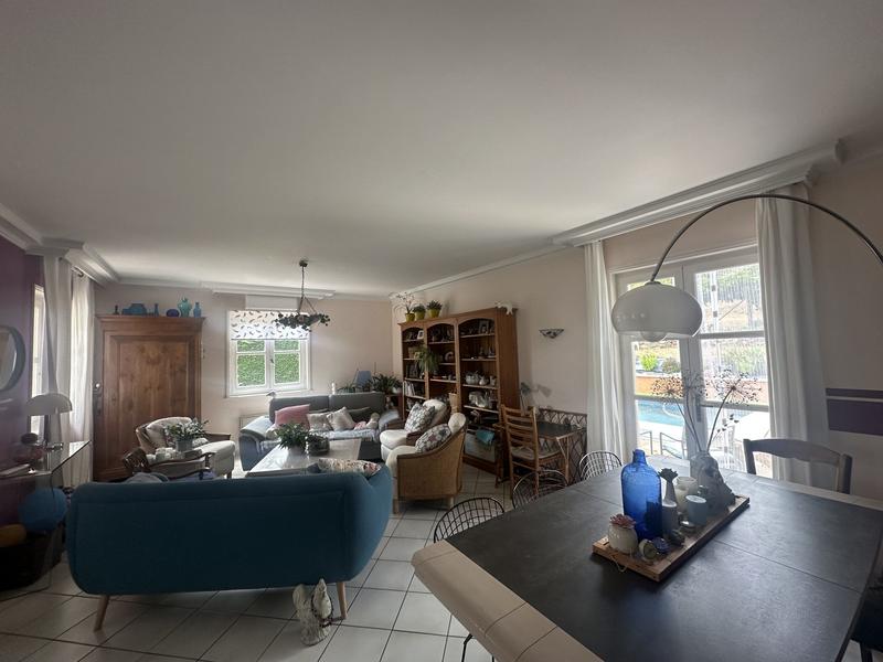 Villa - 172 m² - 8 pièces