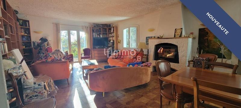 Propriété - 220 m² - 7 pièces