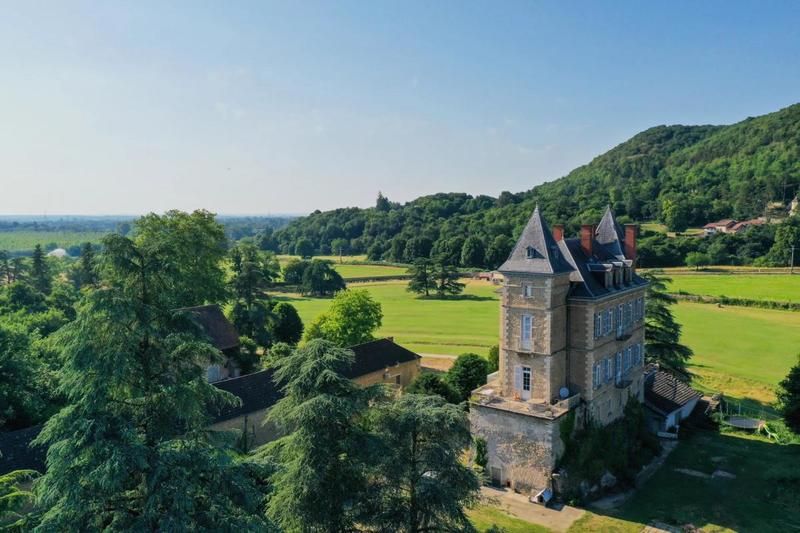Château - 460 m² - 14 pièces