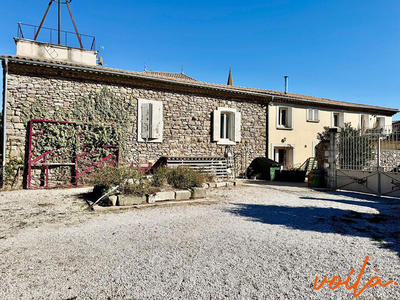 Maison - 313 m² - 8 pièces