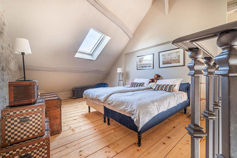 Demeure - 260 m² - 6 pièces