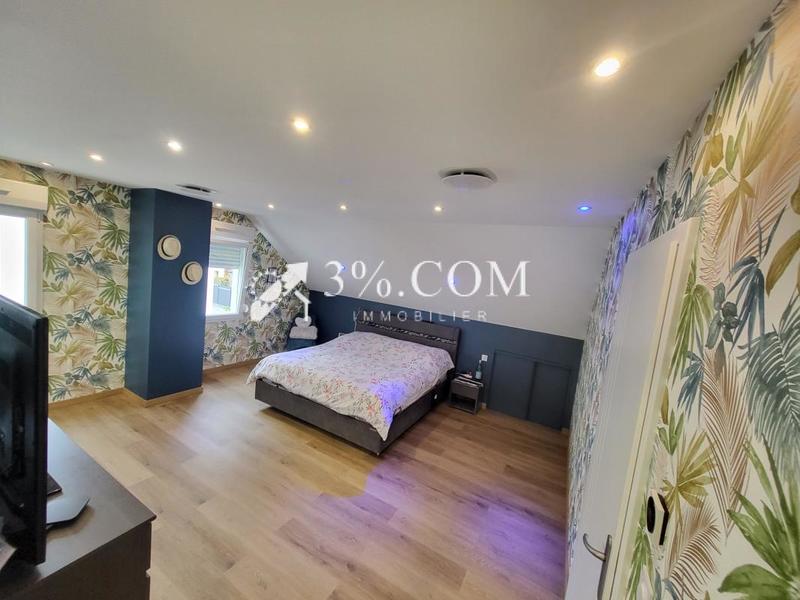 Maison - 230 m² - 10 pièces