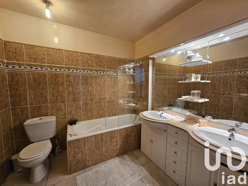 Maison - 360 m² - 10 pièces