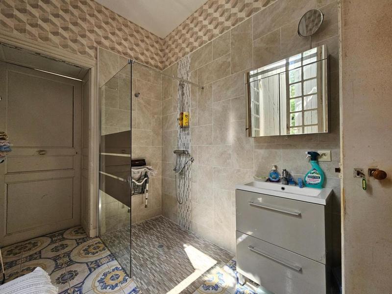 Maison - 292 m² - 10 pièces