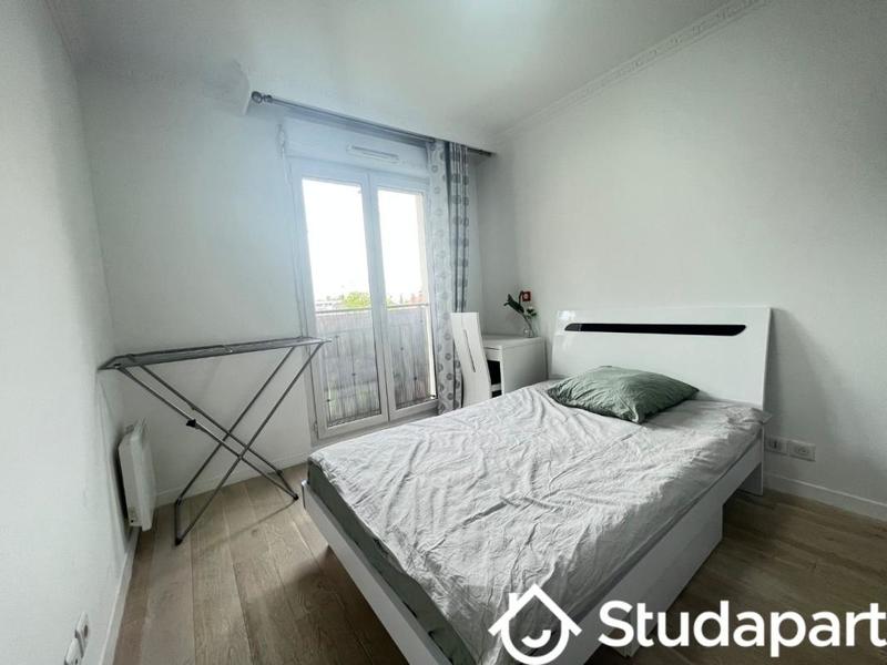 Chambre - 11 m² - 1 pièce