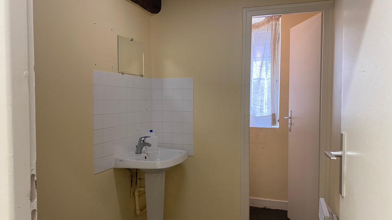 Local d'activité / Entrepôt - 150 m² - 7 pièces