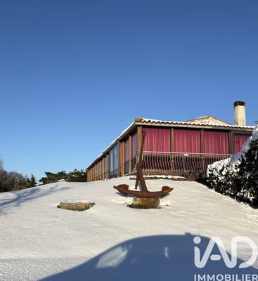 Maison - 235 m² - 10 pièces