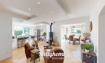 Maison - 195 m² - 10 pièces