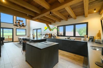 Châlet - 240 m² - 7 pièces