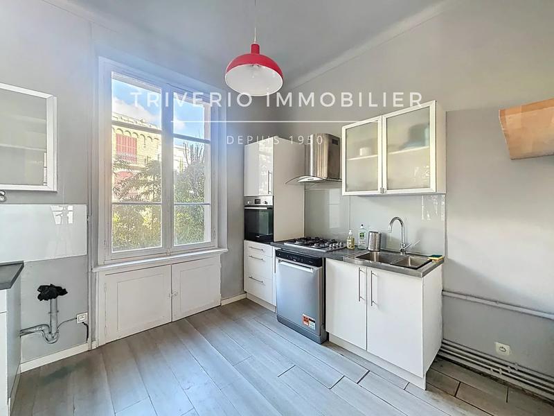 Appartement - 100 m² - 4 pièces