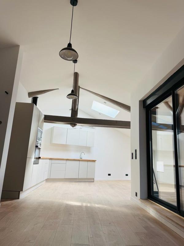 Appartement - 85 m² - 5 pièces