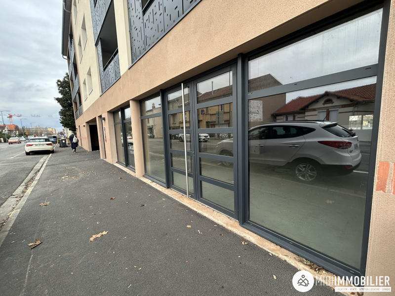 Local commercial - 99 m²
