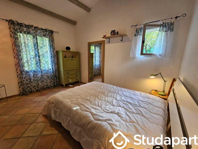 Chambre - 12 m² - 1 pièce