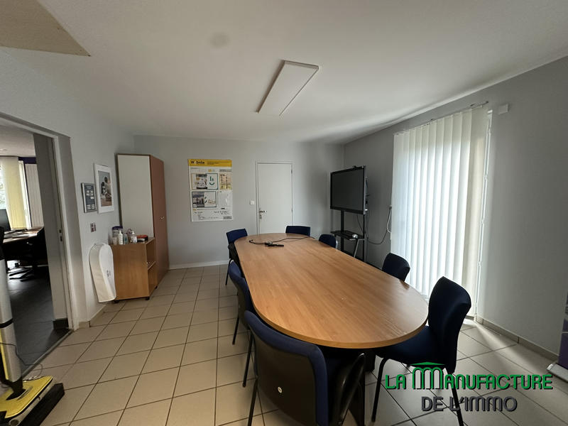 Bureau - 163 m² - 8 pièces