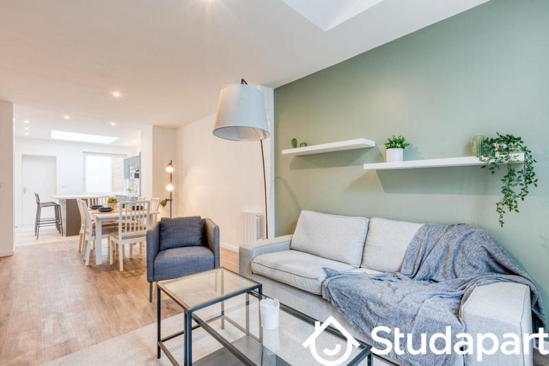 Chambre - 120 m² - 1 pièce