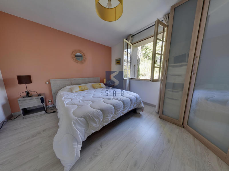 Propriété - 145 m² - 6 pièces