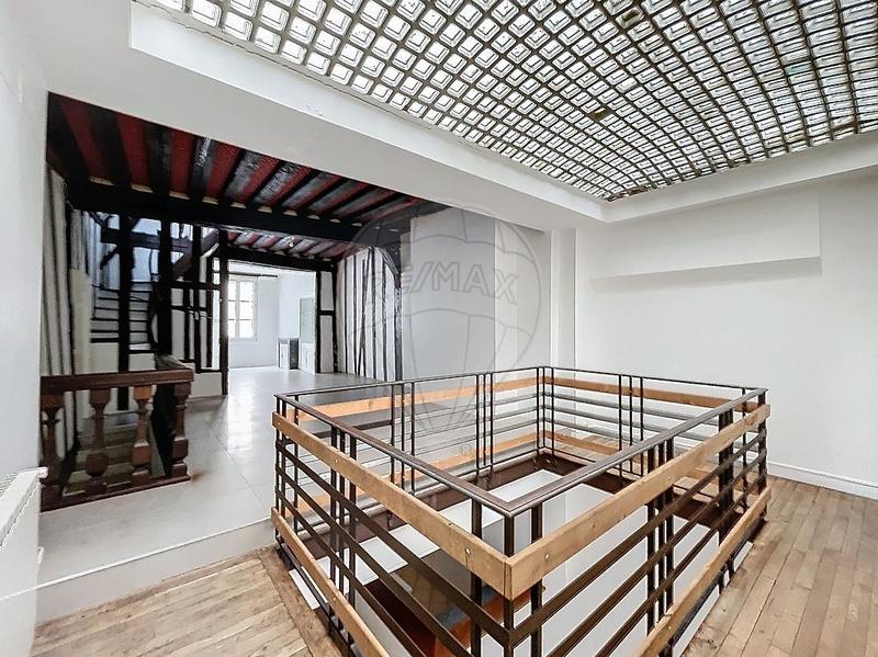 Duplex - 146 m² - 6 pièces