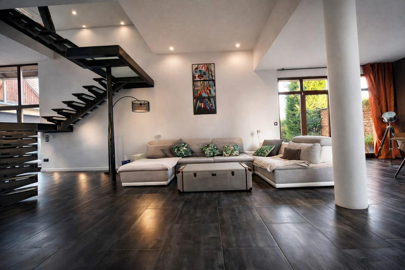 Maison - 260 m² - 6 pièces