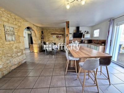 Maison - 96 m² - 3 pièces