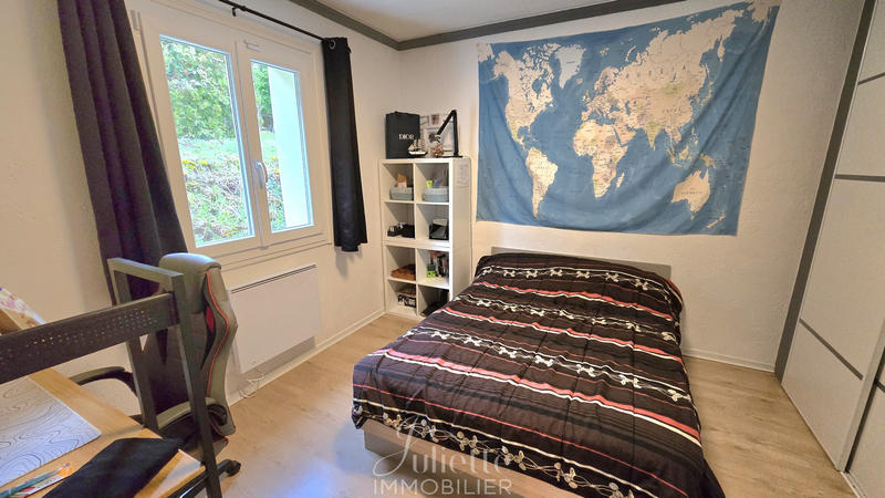 Maison - 180 m² - 5 pièces