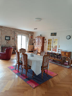 Propriété - 241 m² - 6 pièces