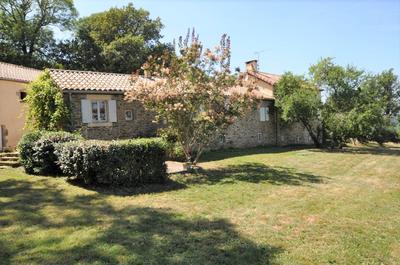 Maison de campagne - 700 m² - 8 pièces