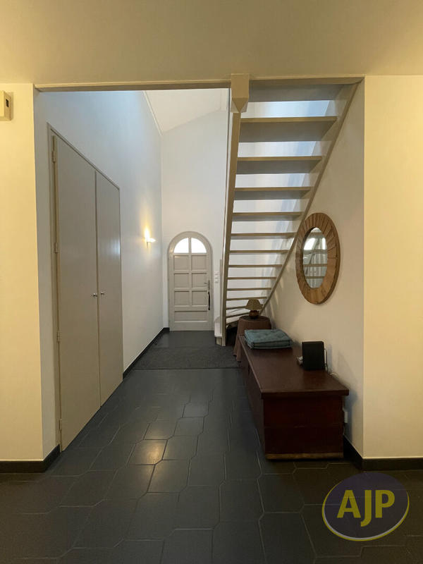 Maison - 185 m² - 6 pièces