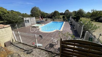 Maison en pierre - 266 m² - 10 pièces