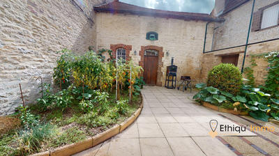 Maison - 287 m² - 8 pièces